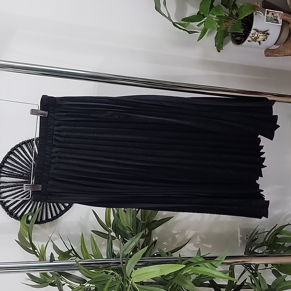 Pleated midi skirt